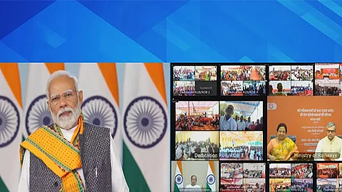 பிரதமர் தொடங்கி வைத்த ரூ.41,000 கோடி மதிப்பிலான ரயில் திட்டங்கள்