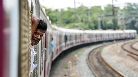 புறநகர் ரயில்