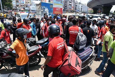 பச்சை சீருடை: முடிவைத் திரும்பப் பெற்றது ஸொமேட்டோ!