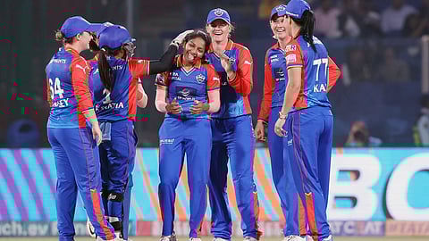 இறுதிச்சுற்றுக்குத் தகுதி பெற்ற தில்லி அணி