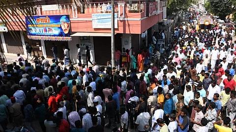 கொலை செய்யப்பட்ட சிறுமியின் உடல் அடக்கம்