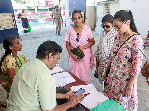 தமிழ்நாடு, புதுச்சேரியில் வாக்குப்பதிவு நிறைவு