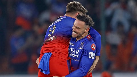 சன்ரைசர்ஸை வீழ்த்தி ஆச்சர்யமளித்த ஆர்சிபி!