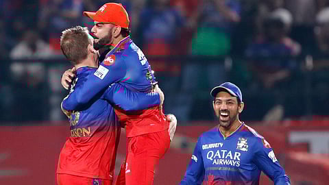 ஆர்சிபியிடம் தோற்று பிளேஆஃப் வாய்ப்பை இழந்த பஞ்சாப் அணி!