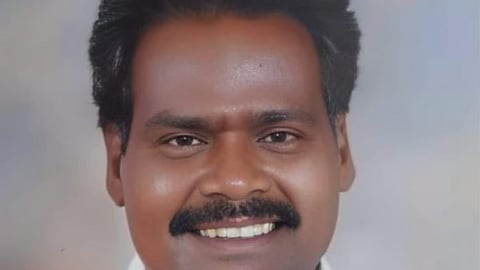 21 குண்டுகள் முழங்க நாகப்பட்டினம் எம்.பி. செல்வராஜின் உடல் தகனம்