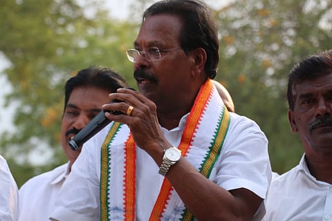 எனக்கும் ஜெயக்குமாருக்கும் இடையே கருத்து வேறுபாடு கிடையாது: ரூபி மனோகரன் விளக்கம்