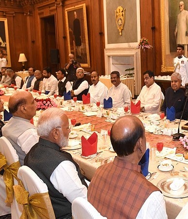 மக்களவைத் தேர்தலில் தோல்வி அடைந்த பாஜக மத்திய அமைச்சர்கள்!