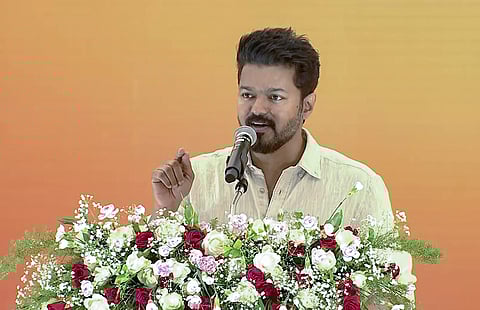 விஜய் தலைமையில் தவெகவின் கல்வி விருது விழா தொடங்கியது