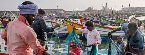 தமிழக அரசைக் கண்டித்து போராட்டம்: ராமநாதபுரம் மீனவர் சங்கம்