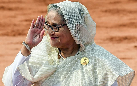 பிரதமர் ஷேக் ஹசீனா நாட்டை விட்டு வெளியேறினார்: வங்கதேச ராணுவத் தளபதி