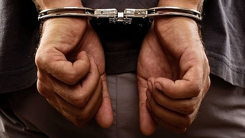 கேரட்டால் நடந்த வாக்குவாதம்: ஒருவர் உயிரிழப்பு, இருவர் கைது!