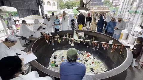 மோடியின் பிறந்தநாளை ஒட்டி 4000 கிலோ சைவ உணவு அன்னதானம்: அஜ்மீர் தர்கா