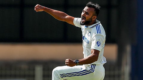 உணவு இடைவேளை: ஆகாஷ் தீப் அசத்தல், வங்கதேசம் நிதான ஆட்டம்!