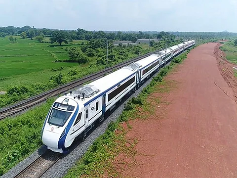 சென்னையிலிருந்து புறப்படும் வந்தே பாரத் ரயில்களில் அசைவ உணவு நீக்கம்?