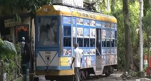 பயணத்தை முடித்துக்கொள்ளும் கொல்கத்தாவின் அடையாளம்: முடிவுக்கு வரும் டிராம் சேவை