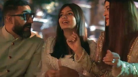 வதந்திகளுக்கு மத்தியில் மகிழ்ச்சியைப் பகிர்ந்துகொண்ட அபிஷேக் பச்சன், ஐஸ்வர்யா ராய்!