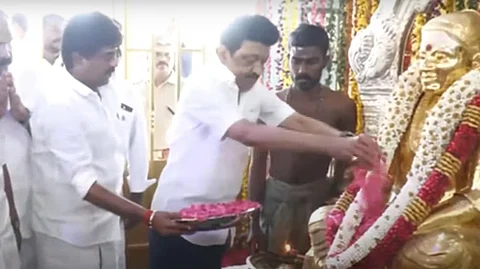 முத்துராமலிங்கத் தேவர் நினைவிடத்தில் முதல்வர் ஸ்டாலின் மரியாதை