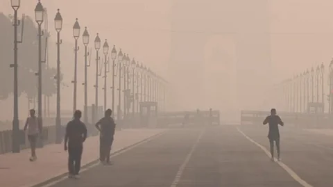 அபாயக் கட்டத்தைத் தாண்டிய தில்லி காற்று மாசுபாடு அளவு!