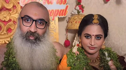 செக்ஸ் இல்லாமல் வாழ முடியாதா?: கேலிகளுக்கு நடிகை பதில்!