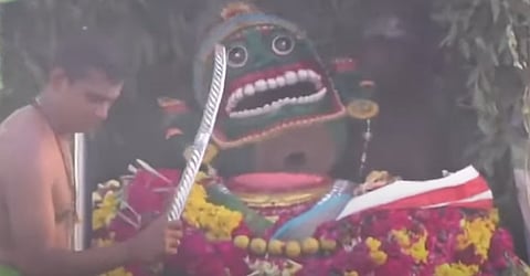 கந்த சஷ்டி விழா: திருச்செந்தூரில் களைகட்டிய சூரசம்ஹாரம்