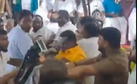 நெல்லை, கும்பகோணம் அதிமுக கூட்டங்களில் சலசலப்பு: தொண்டர்கள் மோதல்!