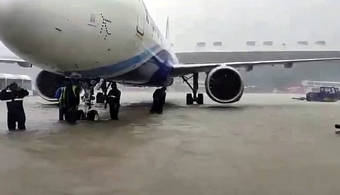 ஃபெஞ்சல் புயல் எதிரொலி: சென்னை விமான நிலையம் தற்காலிகமாக மூடல்!