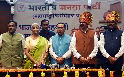 ஆட்சியமைக்க ஆளுநர் அழைப்பு: தேவேந்திர ஃபட்னவீஸ்