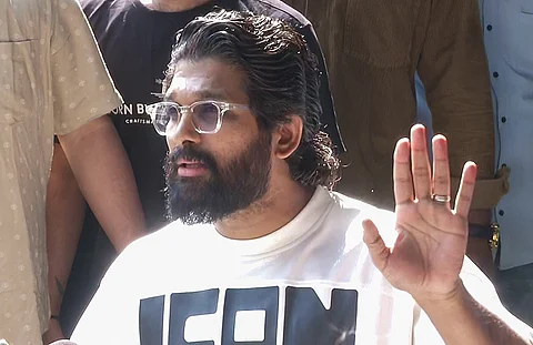 புஷ்பா 2 வெளியீடு: கூட்டநெரிசலில் காயமடைந்த சிறுவன் மூளைச் சாவு