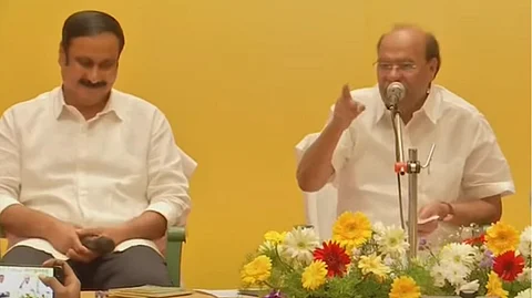 பாமக பொதுக்குழுவில் ராமதாஸ், அன்புமணிக்கு இடையே வாக்குவாதம்: கட்சியில் பிளவா?