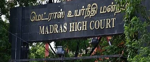 இரட்டை இலை விவகாரம்: தேர்தல் ஆணையத்திற்குத் தடை!