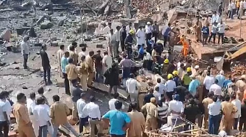 மத்திய அரசு ஆயுத தொழிற்சாலையில் வெடி விபத்து: 8 பேர் பலி!