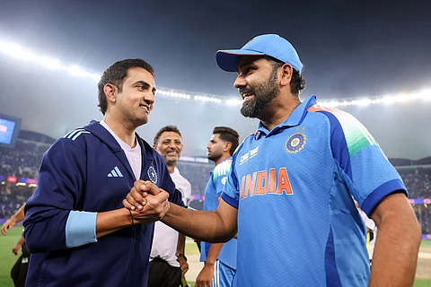 தோனியின் சாதனைக்கு மிக அருகில் சென்ற ரோஹித் சர்மா!