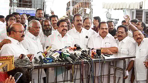 செங்கோட்டையனிடமே கேளுங்கள்...: எடப்பாடி பழனிசாமி பதில்