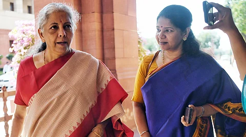 தமிழர்களை எள்ளி நகையாடும் உங்களுக்கு...: நிர்மலா சீதாராமனுக்குக் கனிமொழி பதிலடி