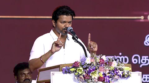 பொய்களைச் சொல்லி, மக்களை ஏமாற்றி இனி யாரும் ஆட்சிக்கு வர முடியாது: விஜய்