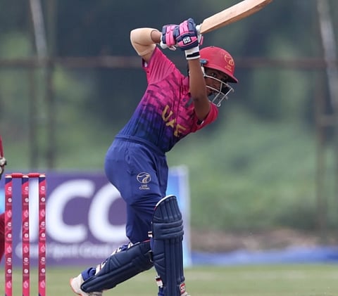 10 பேரும் ரிடையர்ட் அவுட்: யுஏஇ-யின் வினோதமான அணுகுமுறை!