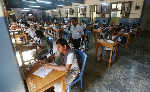 10-ம் வகுப்பு பொதுத்தேர்வு முடிவுகள் வெளியீடு!