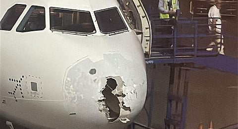 சேதமடைந்த விமானம்