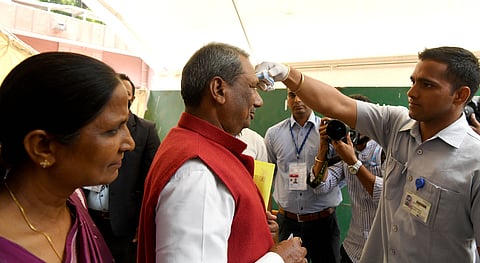 கொரோனா பாதிப்பு: இந்தியாவில் 44 பேர் உயிரிழப்பு!