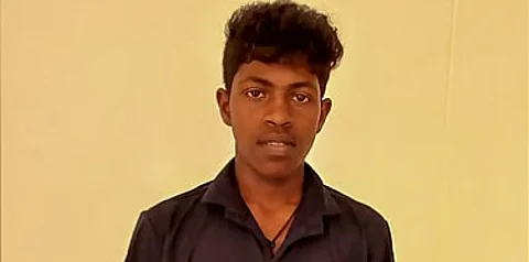 மாணவர் பரத்