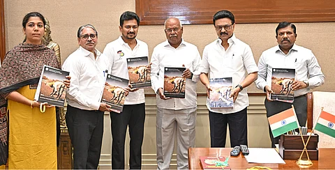 தமிழக வளர்ச்சிக்கு முதல்வரிடம் சமர்ப்பிக்கப்பட்ட 4 அறிக்கைகள்: அம்சங்கள் என்னென்ன?