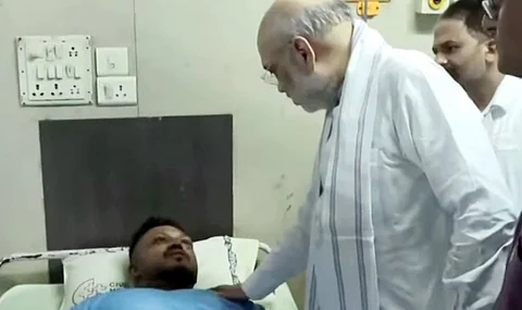 அஹமதாபாத் விமான விபத்தில் அதிர்ஷ்டவசமாக உயிர் தப்பிய பயணி!