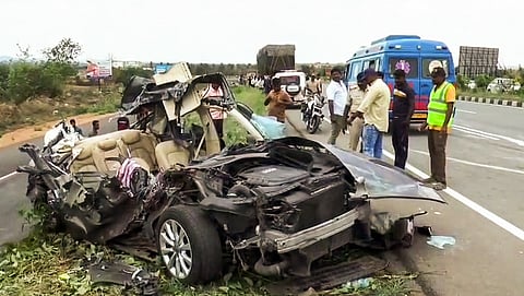 கார் விபத்து - கோப்புப்படம்