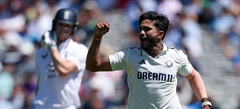 விக்கெட் எடுத்ததைக் கொண்டாடும் நிதிஷ் குமார் ரெட்டி