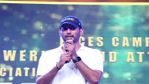 திரையரங்க வளாகத்தில் 3 நாள்களுக்கு விமர்சனங்கள் கேட்க வேண்டாம்: விஷால் | Vishal