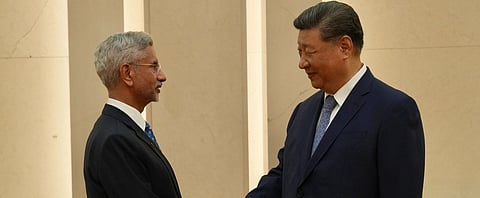 ஐந்து வருடங்களில் முதல்முறை: சீன அதிபர் ஷி ஜின்பிங்கை சந்தித்த இந்திய வெளியுறவு அமைச்சர்!