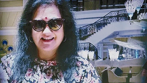 ஷாருக்கானுக்கு எதன் அடிப்படையில் தேசிய விருது?: ஊர்வசி கடும் சாடல்! | National Awards