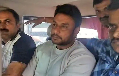 கொலை வழக்கில் நடிகர் தர்ஷனின் பிணை ரத்து: உச்ச நீதிமன்றம் | Darshan