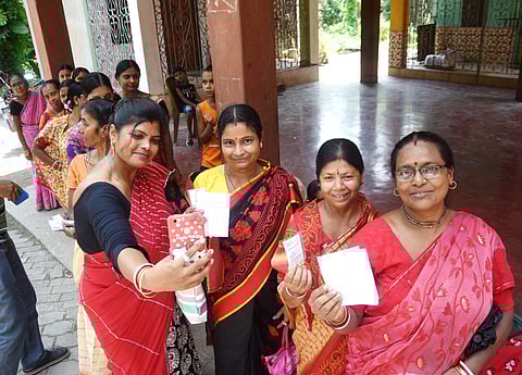 பிஹார் சர்ச்சைக்கு மத்தியில் மேற்கு வங்க வாக்காளர் பட்டியலை திருத்த தேர்தல் ஆணையம் முடிவு | West Bengal | ECI