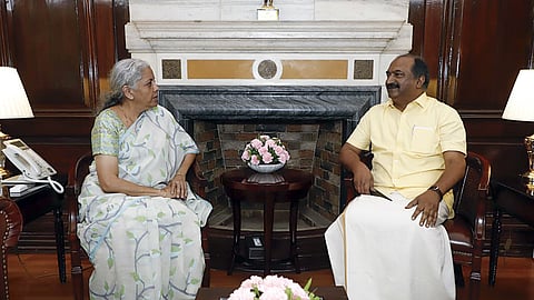 மத்திய நிதியமைச்சர் நிர்மலா சீதாராமனுடன் கேரள நிதியமைச்சர் கேஎன் பாலகோபால் (கோப்புப்படம்)